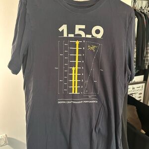 Arcteryx Shirt Mens Size Medium Blue 1-5-9 Graphic Short Sleeve Hiking Outdoor